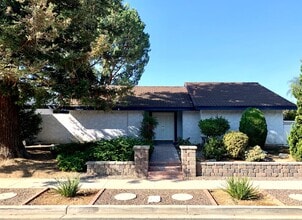Building Photo - Light-Filled Thousand Oaks Home with Backyard Retreat