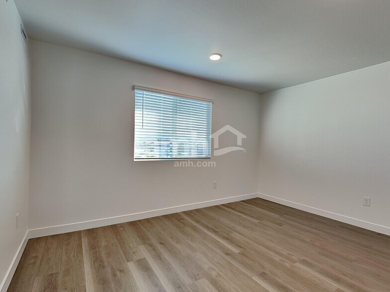 Building Photo - 9745 W Luxton Ln