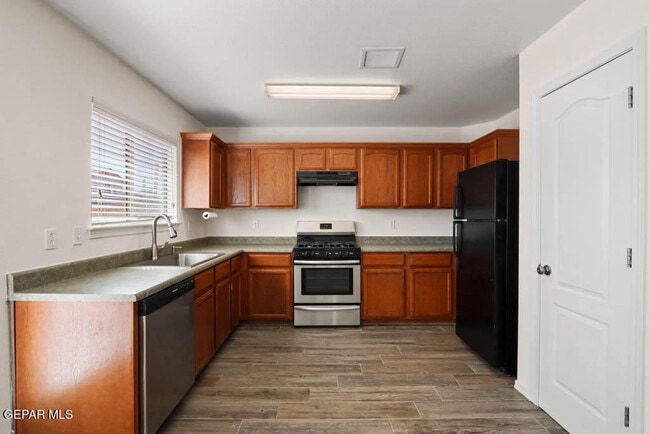 Building Photo - 14266 Gil Reyes Dr
