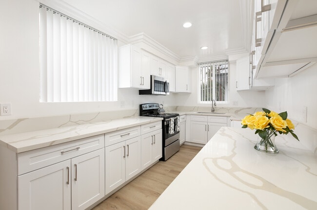 Building Photo - Fulton Townhomes