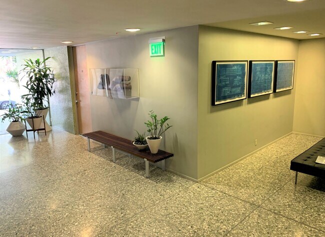 Building Photo - Mid-Century Modern Condo with Views of Balboa Park - 2 Bed x 2 Bath with Parking