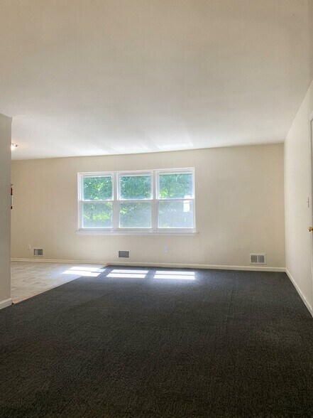 Building Photo - 1251 Milton Pl
