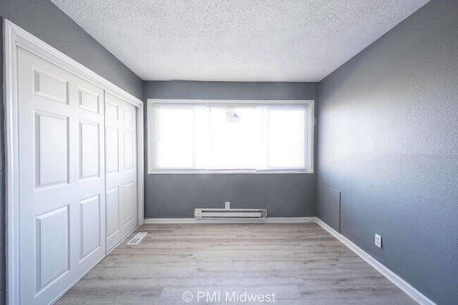 Building Photo - "Charming 2-Bedroom Retreat in Indianapoli...