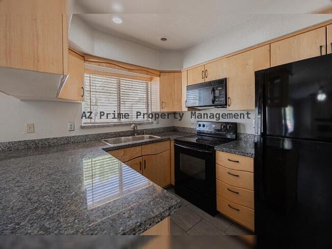 Building Photo - 1025 W Laguna Dr