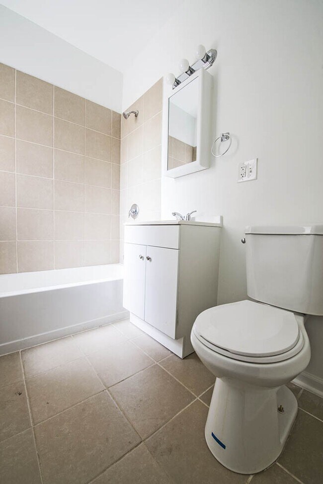 Building Photo - 7752 S Cornell Ave Chicago, IL 60649