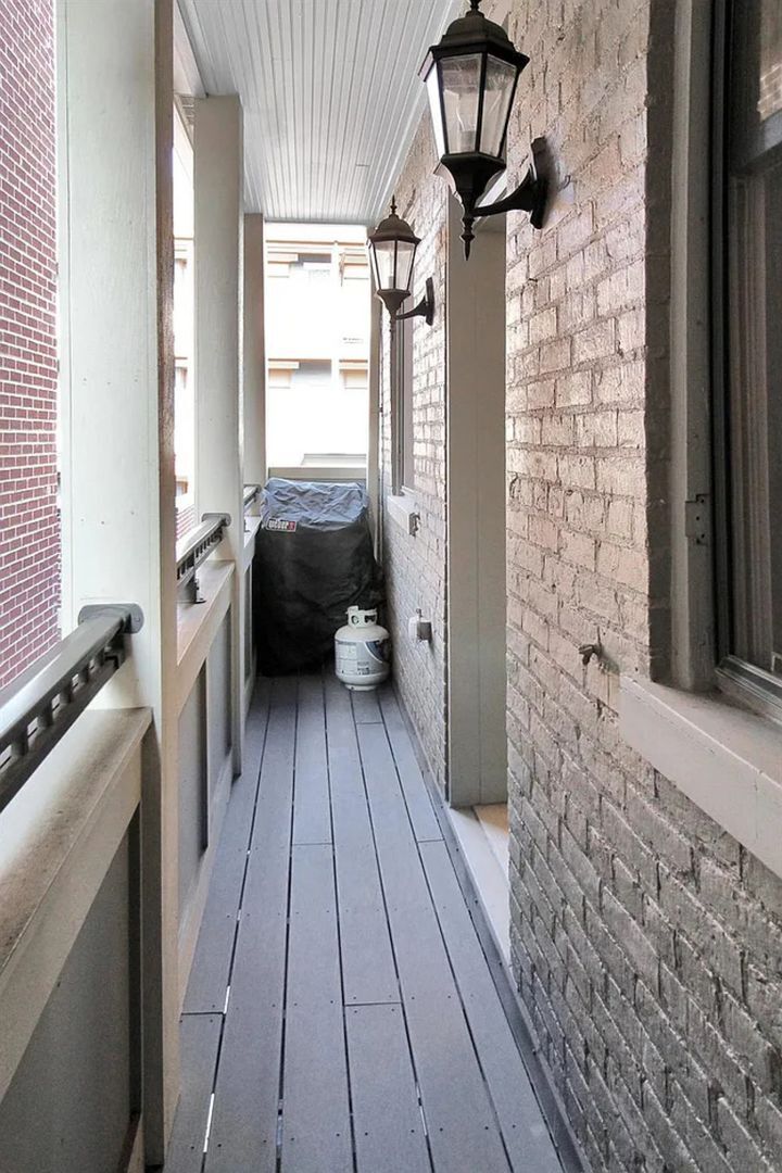 Building Photo - 1517 Elm St