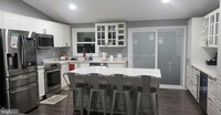 Building Photo - 1385 Rollinghouse Dr