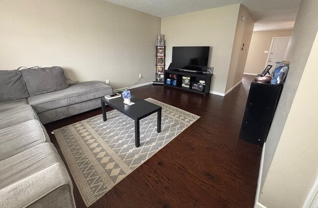 Building Photo - 6503 Dunn Dr
