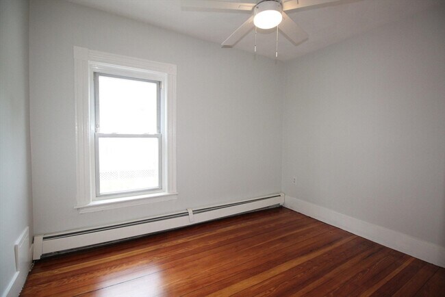 Building Photo - 12 Albion Pl