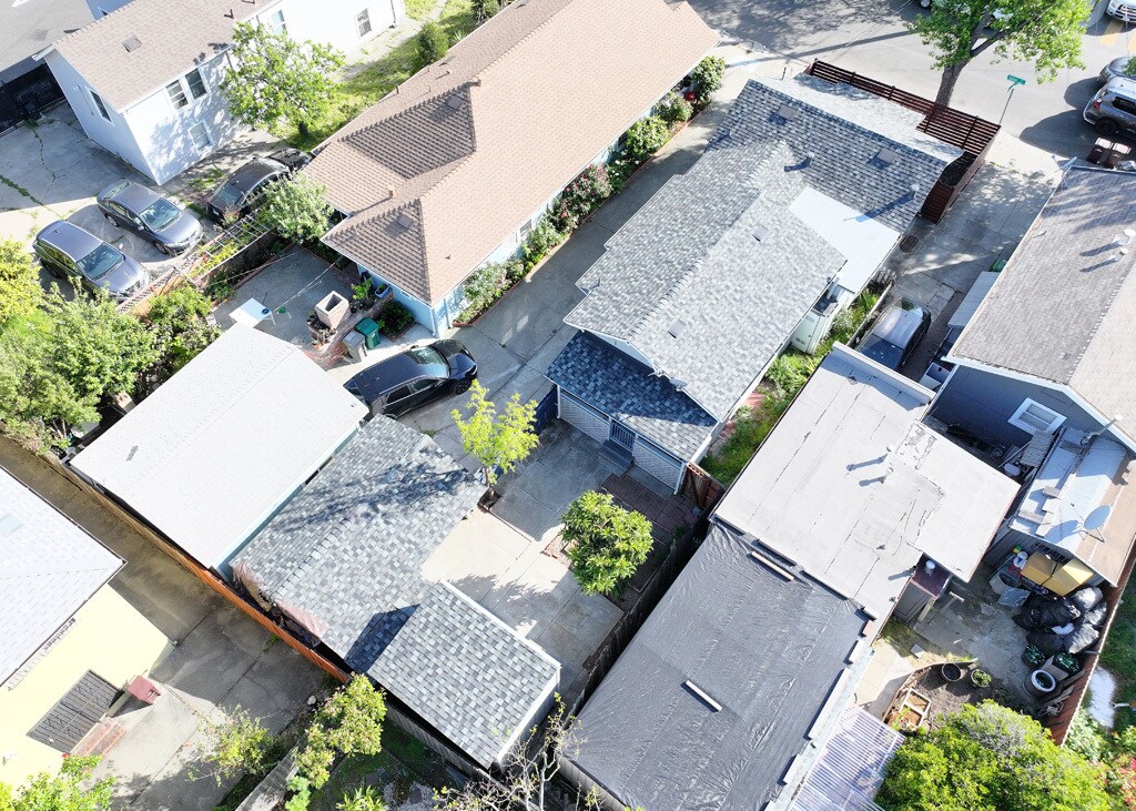 Building Photo - 3818 Suter St