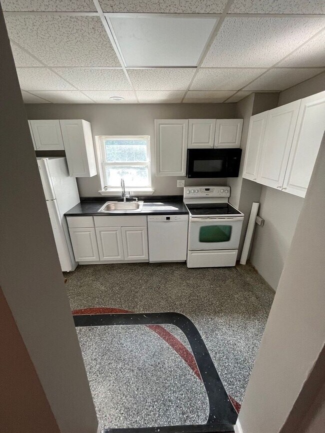 Building Photo - 2 BR Home Available in Allentown, PA