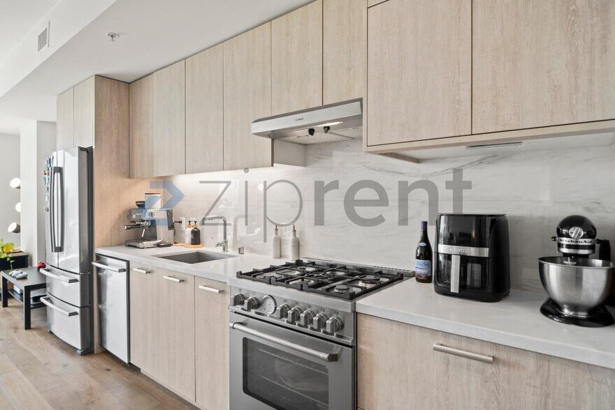 Building Photo - Unit 10710