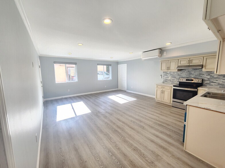 Building Photo - 21217 De la Guerra St