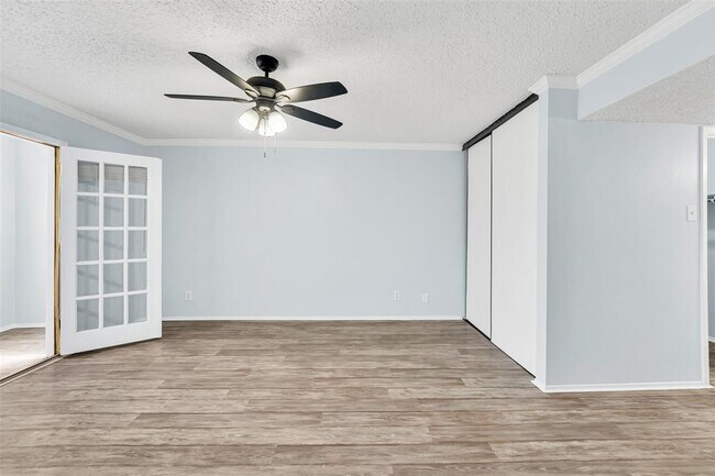 Building Photo - 8560 Park Ln