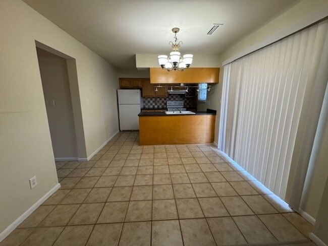 Building Photo - Adorable 3 Bedroom 2 Bath Home w/one car attached garage