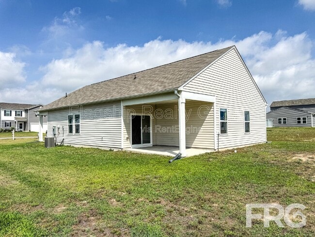 Building Photo - 303 Kenison Way
