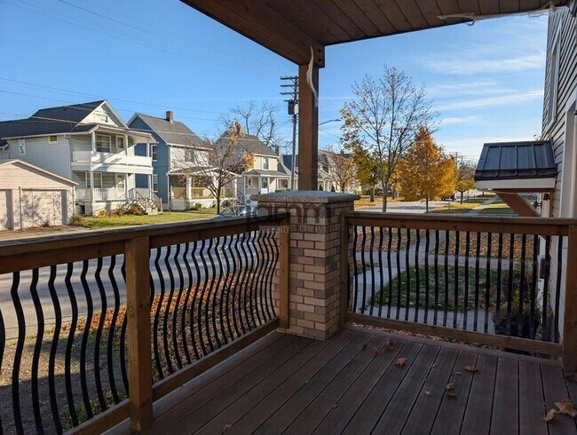 Building Photo - 1560 Coutant Ave