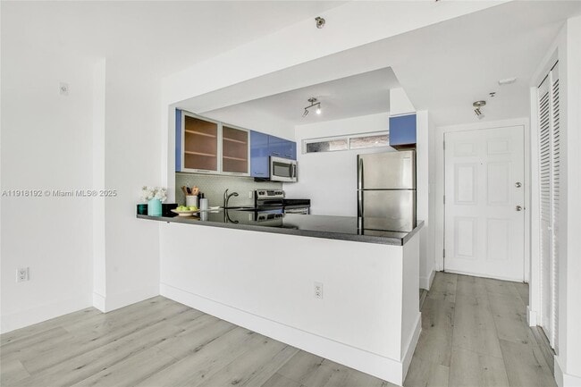 Building Photo - 650 NE 64th St