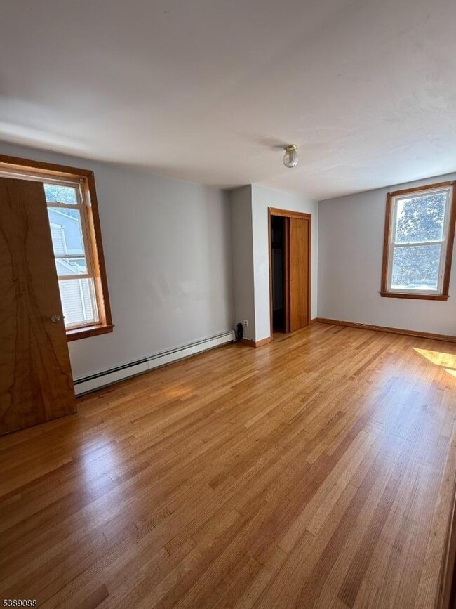 Building Photo - 728 3rd Ave