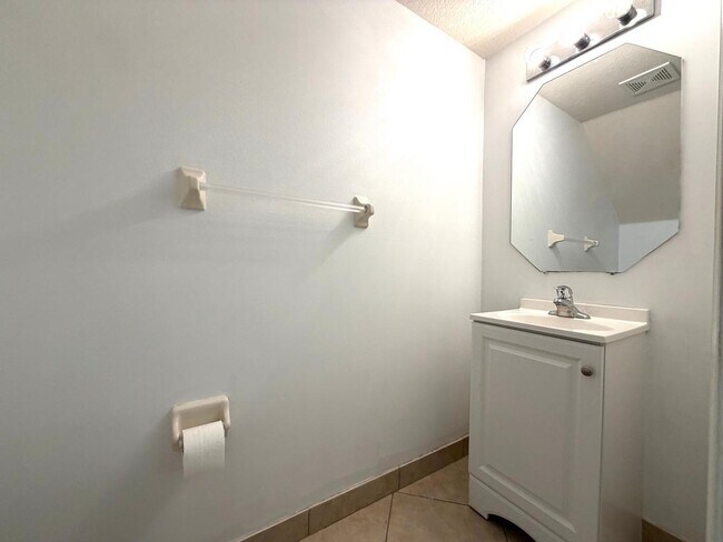 Building Photo - 2257 Marshfield Ct