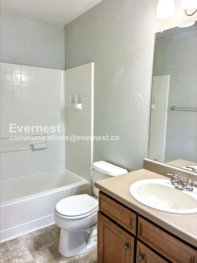 Building Photo - 3907 Heatherwood Cir