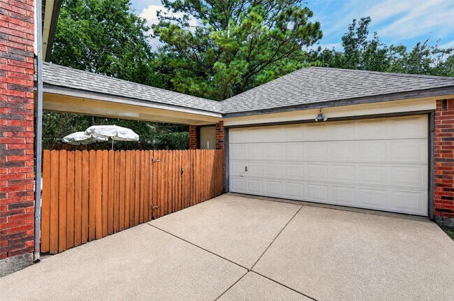 Building Photo - 1306 N Gabriel River Cir