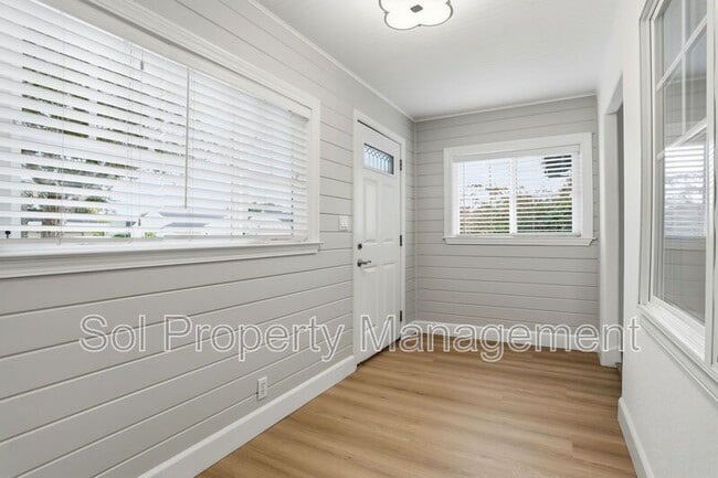 Building Photo - 2625 Howe St