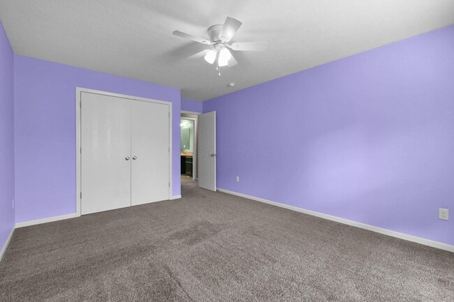 Building Photo - 210 Autumn Way