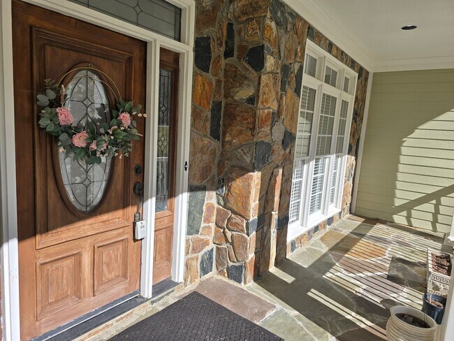 Building Photo - 3653 Pleasants Ridge Dr