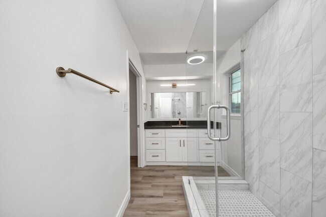 Building Photo - 10227 Metronome Dr