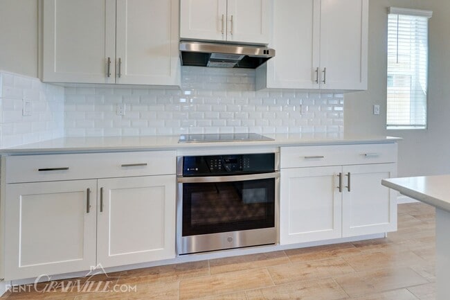 Building Photo - 877 Halford Ln