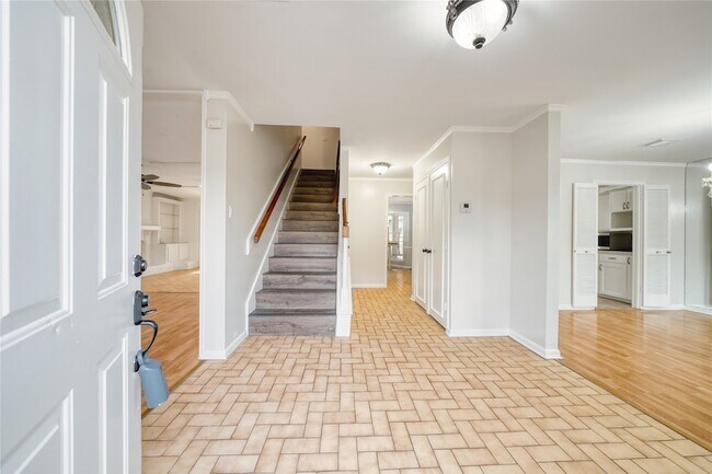 Building Photo - 3114 Cypress Point Dr