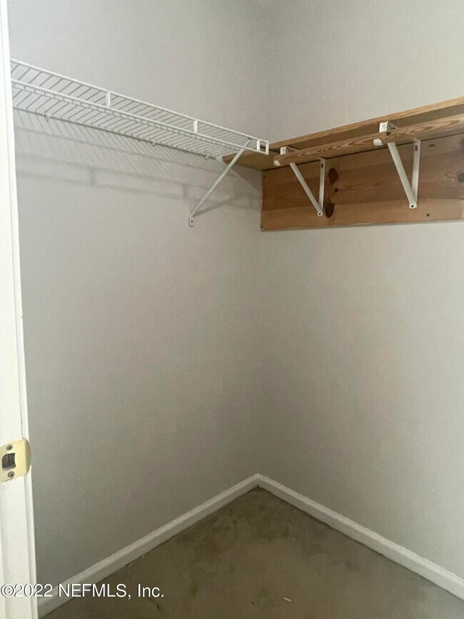 Building Photo - 3348 Volley Dr
