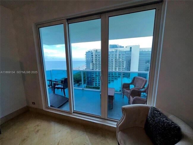 Building Photo - 2301 Collins Ave