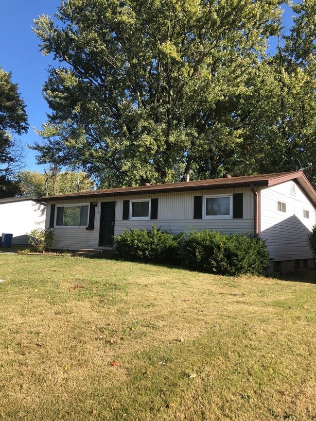 Building Photo - 3 Bedroom 1 Bath Beautifully Updated Home in Florissant, MO.