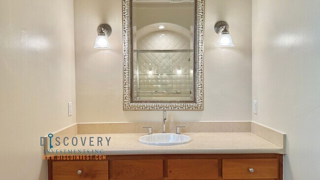 Building Photo - Charming Spanish-style, Mediterranean-insp...