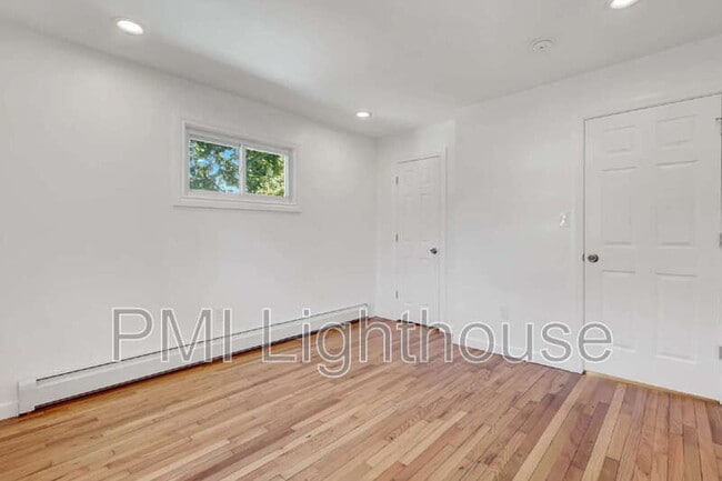 Building Photo - 128 Lockwood Ave