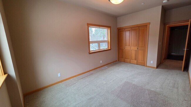 Building Photo - Beautiful Corner Unit Condo in Downtown Coeur d'Alene