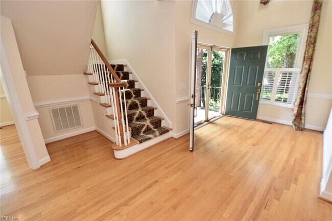Building Photo - 1514 Bordeaux Pl