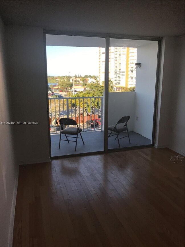 Building Photo - 1200 NE Miami Gardens Dr