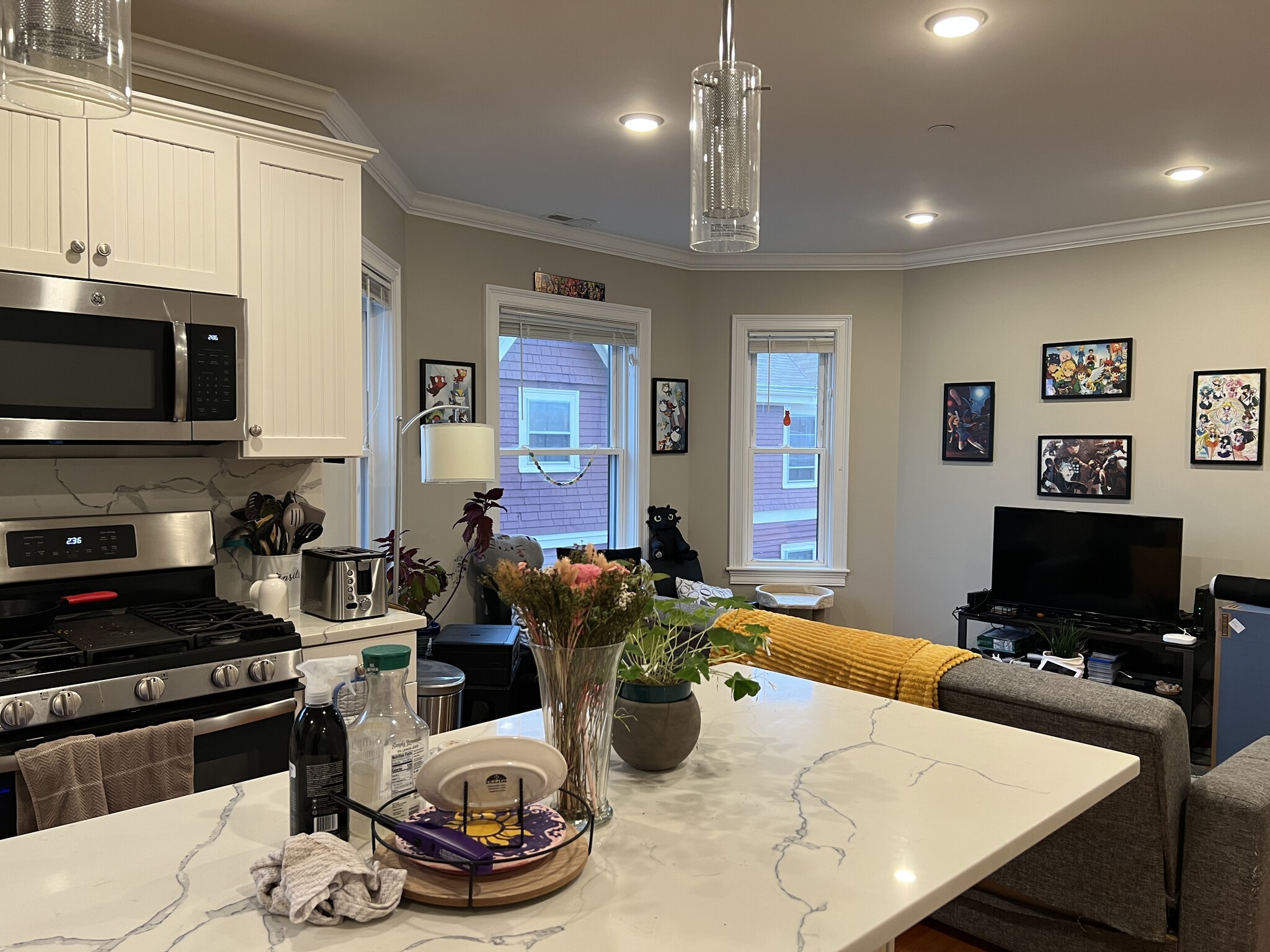 Building Photo - 118 Holland St