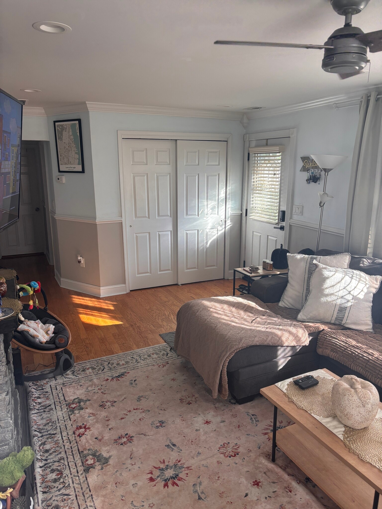 Building Photo - 466 Windsor Dr