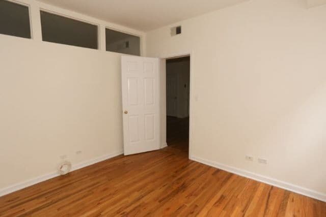 Building Photo - 922 W Dakin St