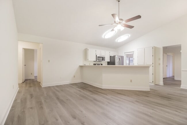 Building Photo - 3470 Paisley Cir