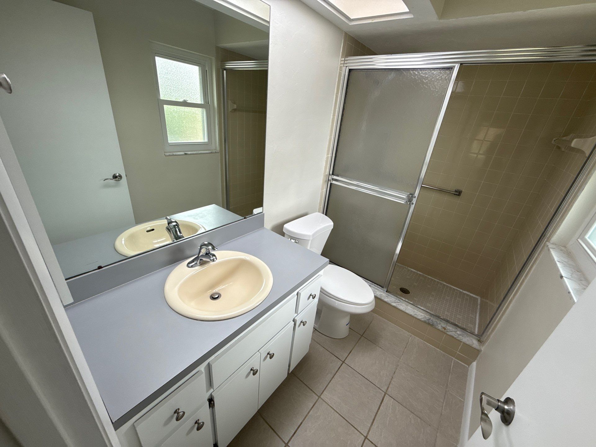 Building Photo - 227 S Lee St