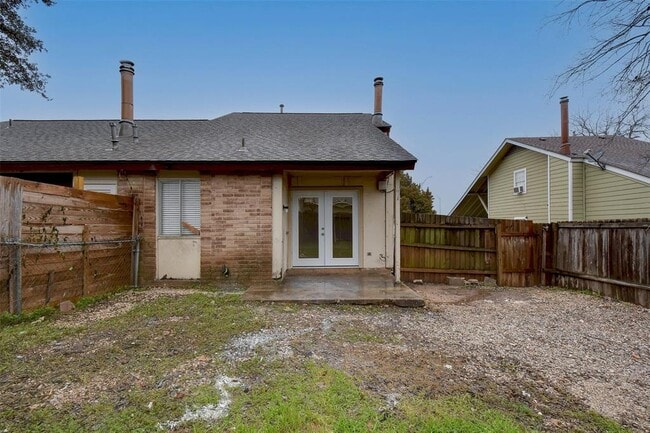 Building Photo - 6803 Woodhue Dr