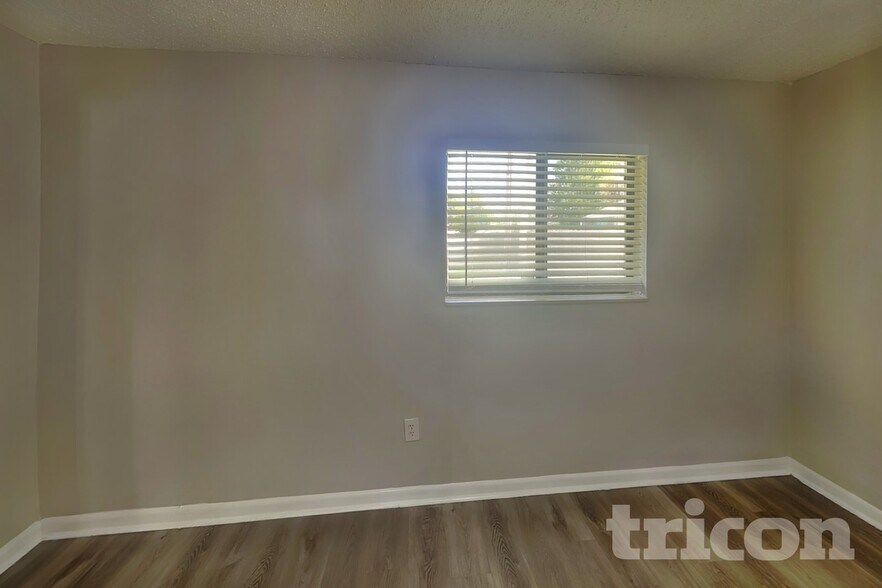 Building Photo - 27 Princess Rose Dr