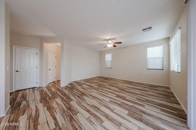 Building Photo - 9043 W Fullam St