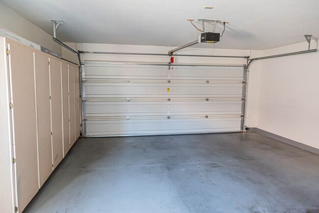 Building Photo - 11146 N Desert Flower Dr