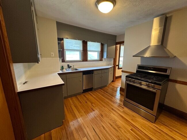 Building Photo - 77 Walk Hill St